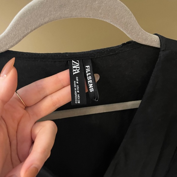 Zara Flutter Sleeve Dress - Picture 4 of 4